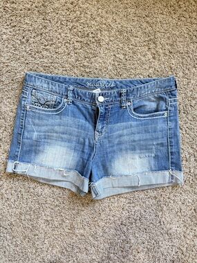 Maurices Denim Shorts Size 13/14 Medium Wash Cuffed Raw Hem Jean Shorts